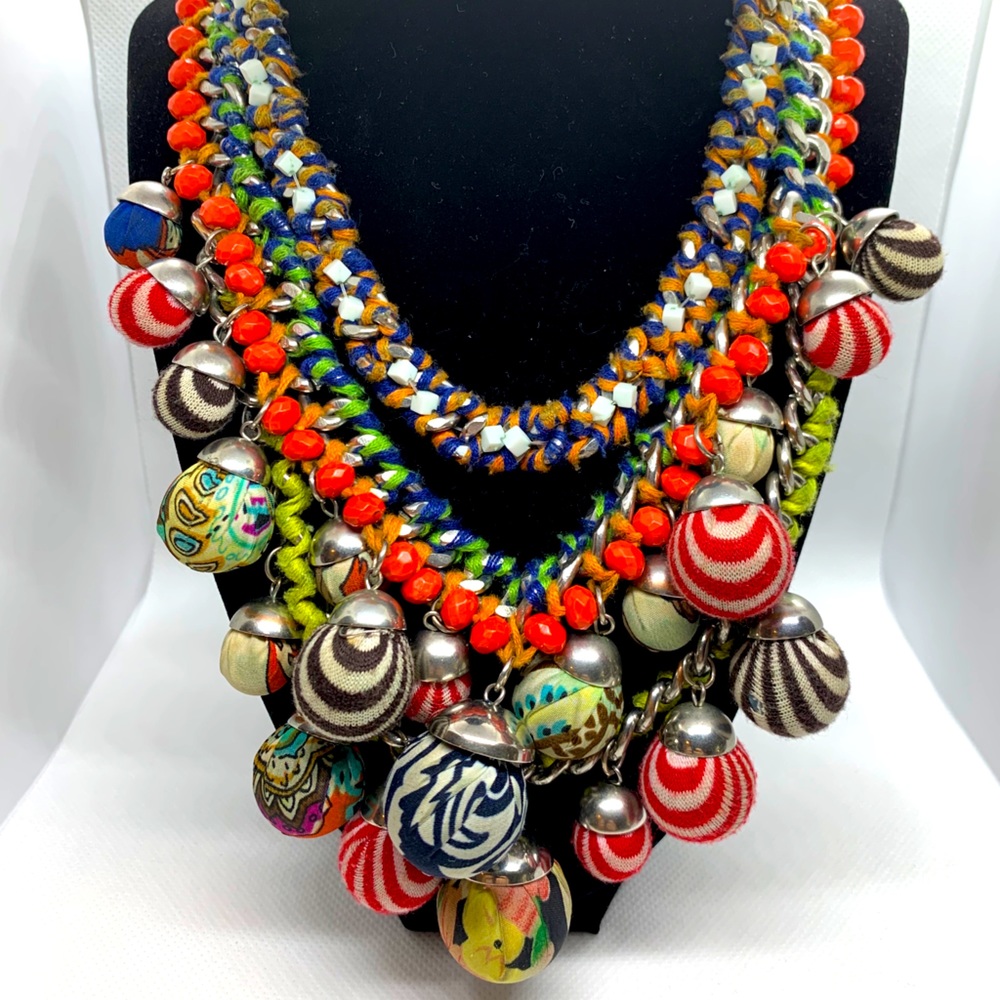 Festive necklace
